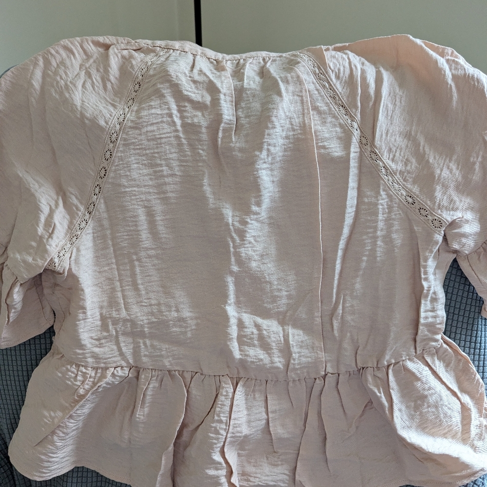 NWT Francesca's Blouse Size XS Teresa Peplum Ruffle Blouse - Picture 5 of 7